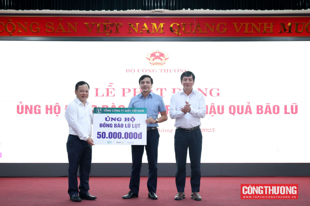 Bộ Công Thương chung tay ủng hộ đồng bào khắc phục hậu quả do bão lũ gây ra