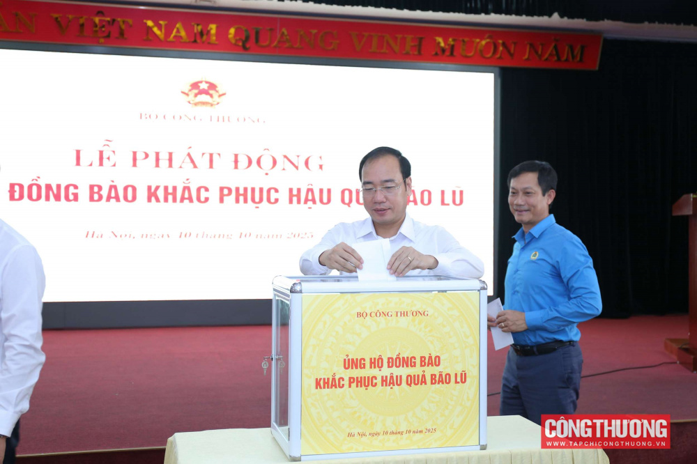 Bộ Công Thương chung tay ủng hộ đồng bào khắc phục hậu quả do bão lũ gây ra