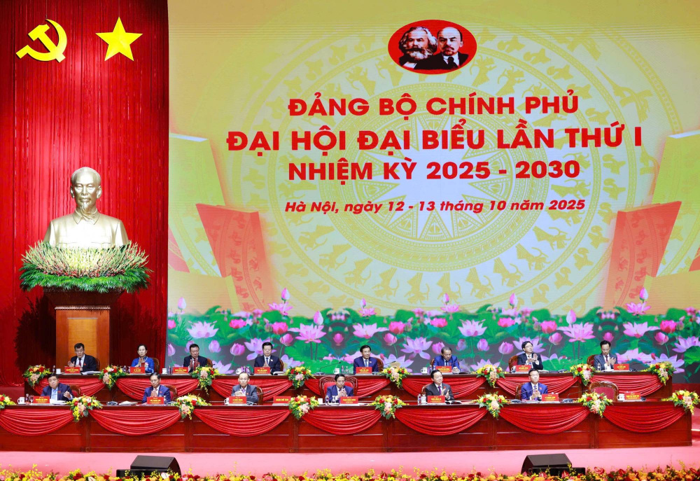 Sáng 12/10/2025, tại Trung tâm Hội nghị Quốc gia (Hà Nội), Đại hội đại biểu Đảng bộ Chính phủ lần thứ I, nhiệm kỳ 2025-2030 đã tiến hành phiên trù bị