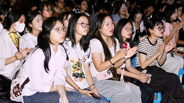 PGS.TS Đoàn Quang Huy - Phó Giám đốc Học viện nhấn mạnh, Học viện Y - Dược học cổ truyền Việt Nam không chỉ là nơi đào tạo mà còn là trung tâm nghiên cứu khoa học, khám chữa bệnh uy tín, kết hợp tinh hoa y học cổ truyền và sự tiến bộ của y học hiện đại