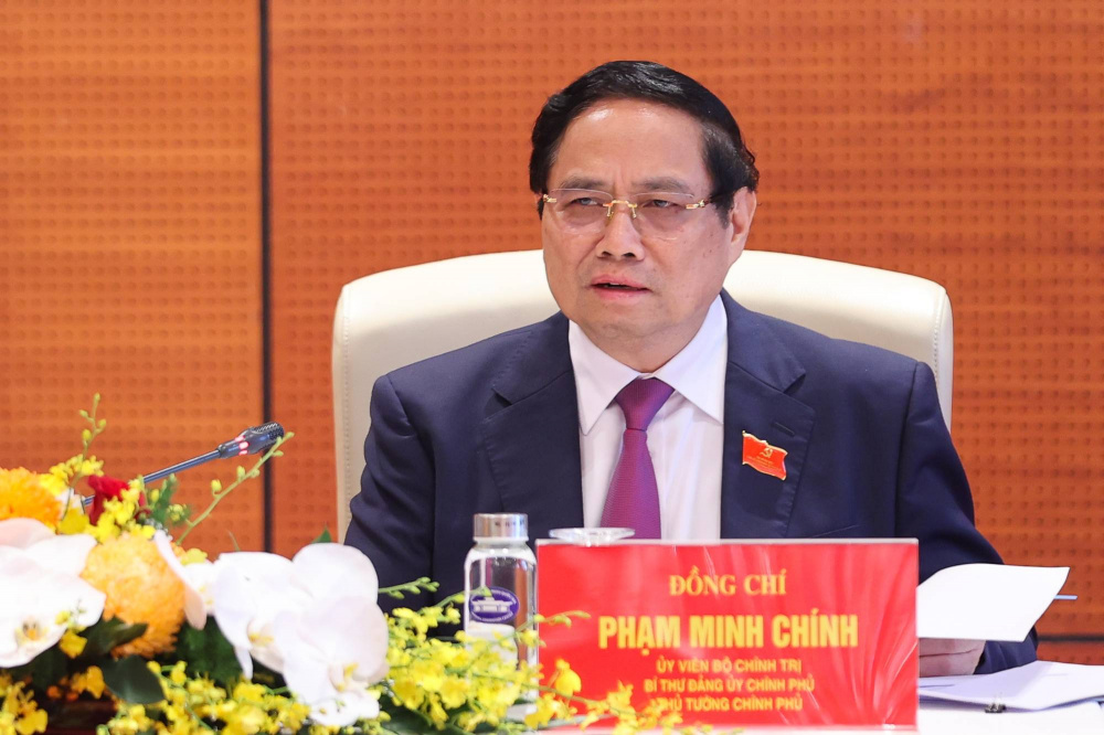Thủ tướng Chính phủ nhấn mạnh đổi mới, đột phá mạnh mẽ hơn nữa, trong đó khoa học công nghệ, đổi mới sáng tạo và chuyển đổi số là nền tảng phát triển, là con đường ngắn nhất, nhanh nhất. - Ảnh: VGP