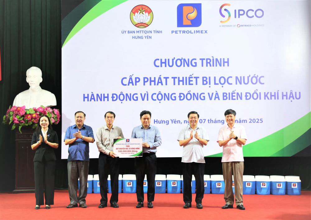 petrolimex ủng hộ 2
