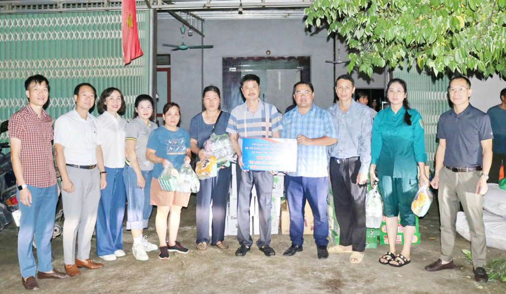 ủng hộ 4