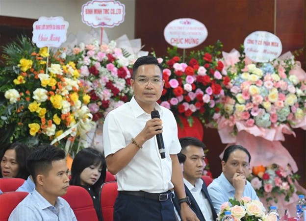 Các doanh nghiệp thảo luận tại chương trình.