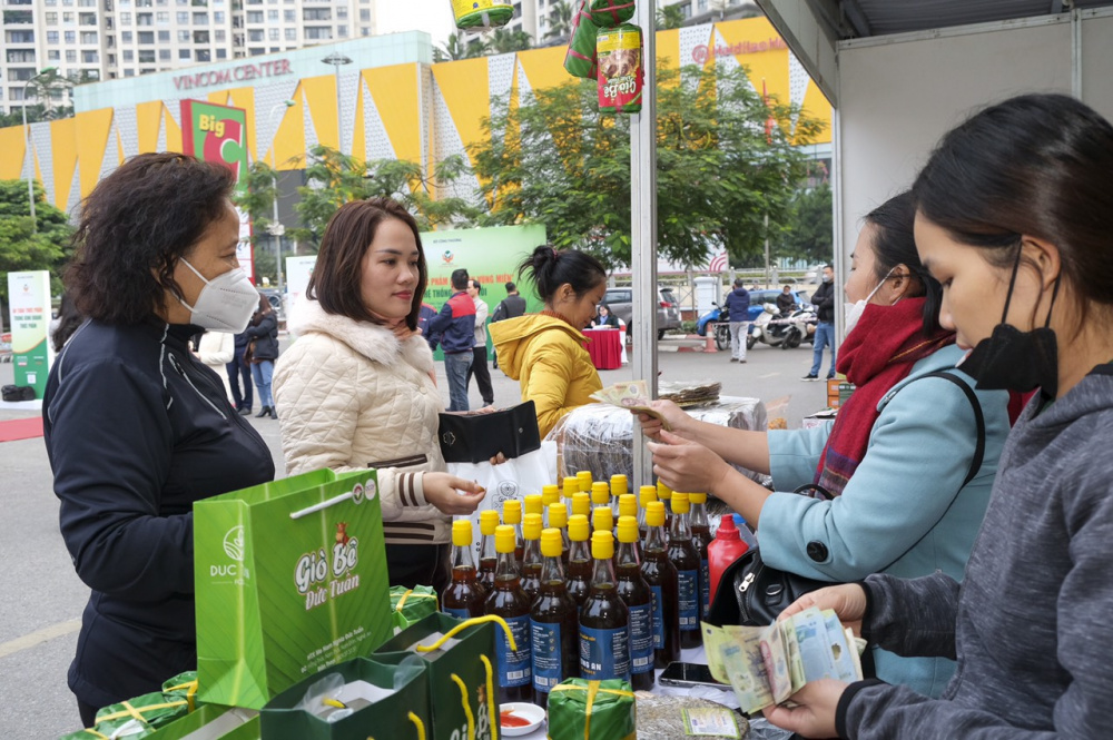 Cục Quản lý và Phát triển thị trường trong nước (Bộ Công Thương) vừa có văn bản số 2908/TTTN-HT ngày 10/10/2025 gửi các Hiệp hội ngành hàng và doanh nghiệp về việc tham gia Hội chợ Mùa Thu 2025.