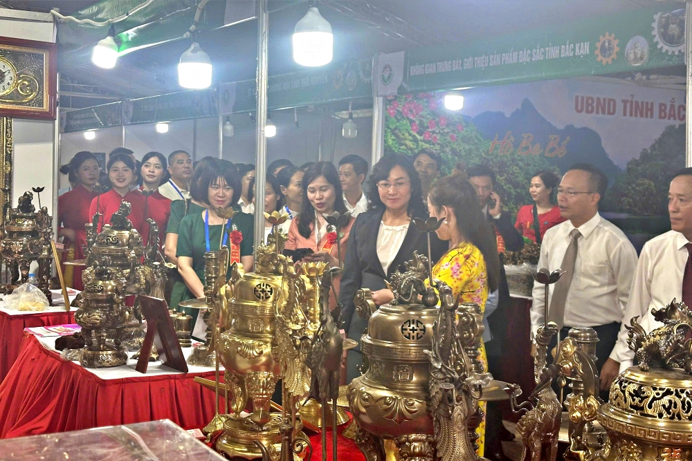 Hội chợ triển lãm hàng Công nghiệp nông thông tiêu biểu khu vực phía Bắc năm 2024 tại Hà Nội