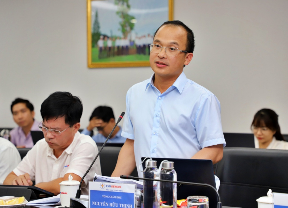 Tổng giám đốc Tổng Công ty Phát điện 2 báo cáo
