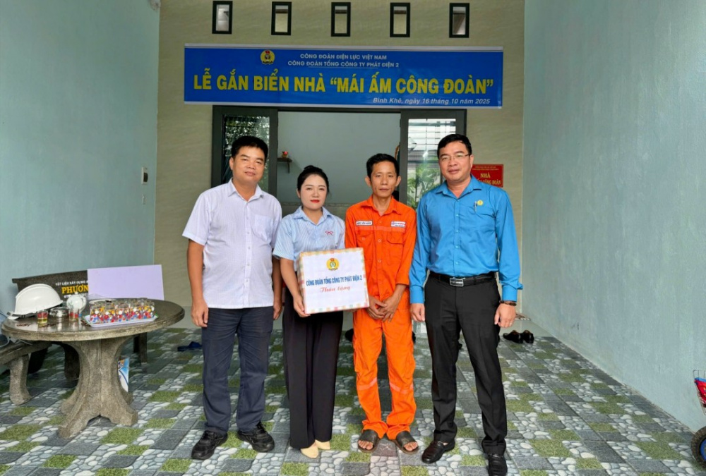 Gen 2 trao quà cho đoàn viên Thủy điện An Khê - Ka Nak