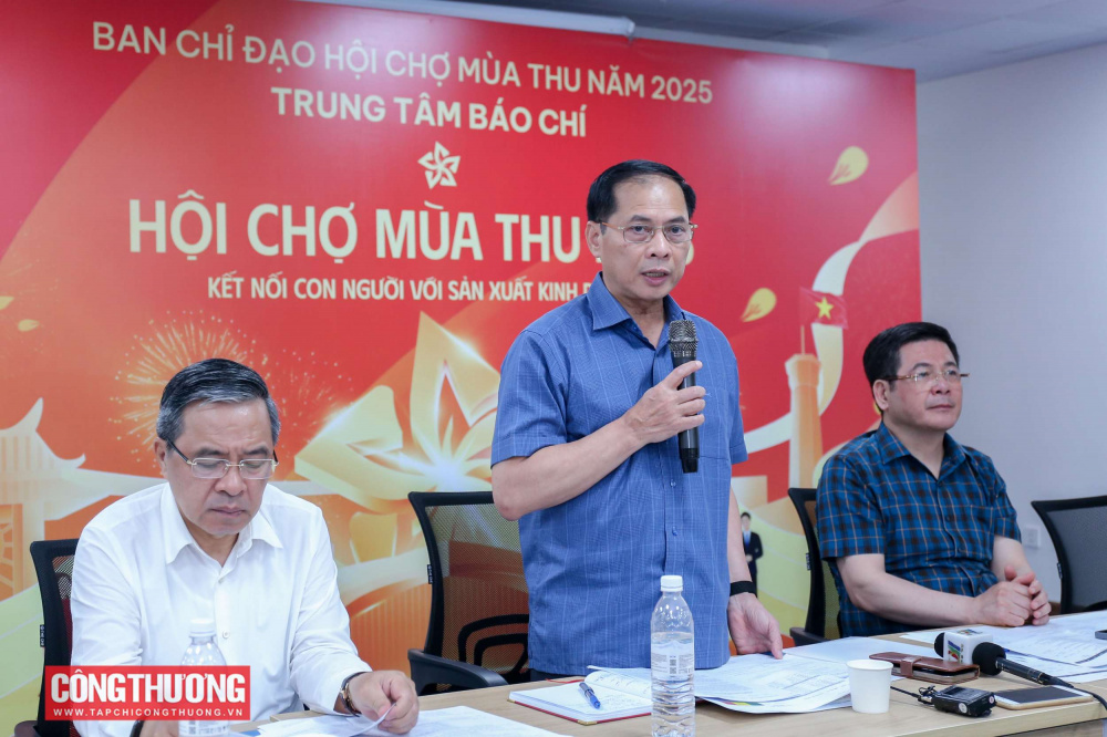 Phó Thủ tướng kiểm tra tiến độ triển khai Hội chợ Mùa Thu 2025