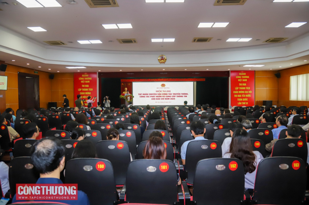 truyền thông