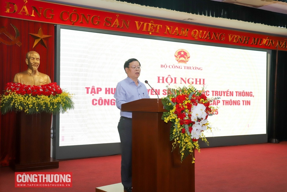 truyền thông