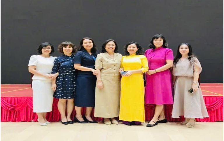 đại biểu 2