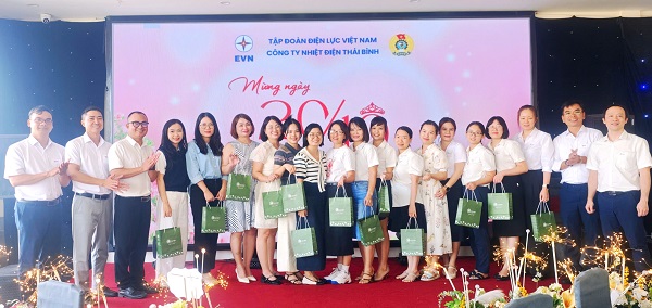 Công ty Nhiệt điện Thái Bình tổ chức chuyên đề “Phụ nữ thời đại số: Đẹp trí tuệ và bản lĩnh”.