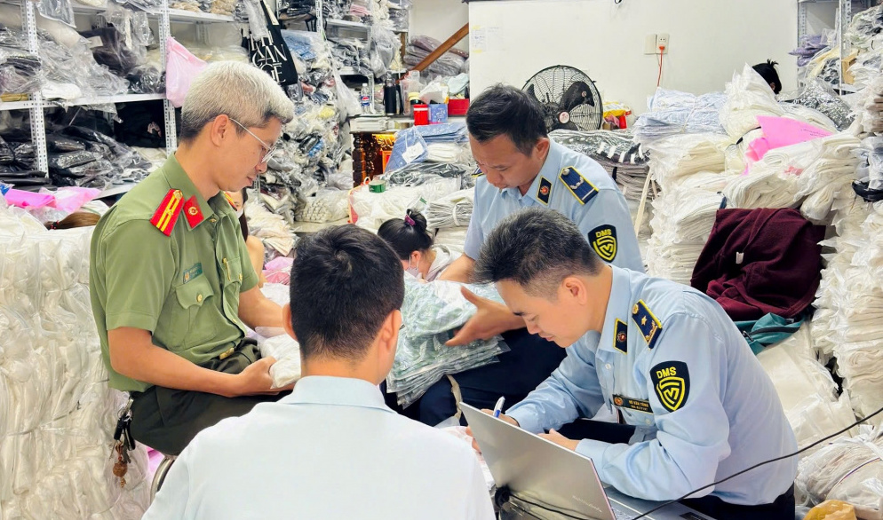 Lực lượng QLTT Đà Nẵng tăng cường công tác chống buôn lậu, gian lận thương mại và hàng giả