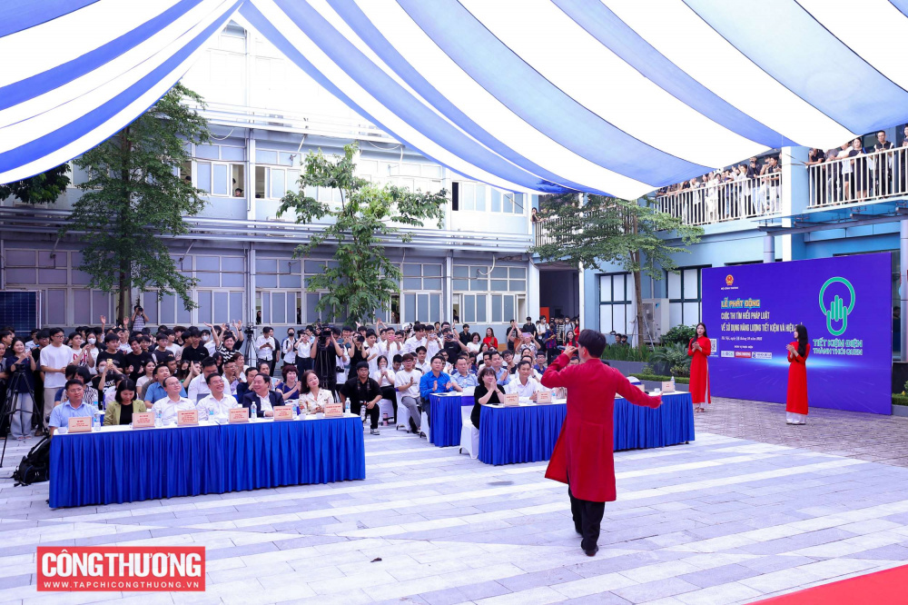 Nâng cao nhận thức của toàn xã hội về pháp luật sử dụng năng lượng tiết kiệm và hiệu quả