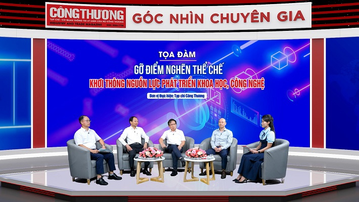 tháo gỡ thể chế