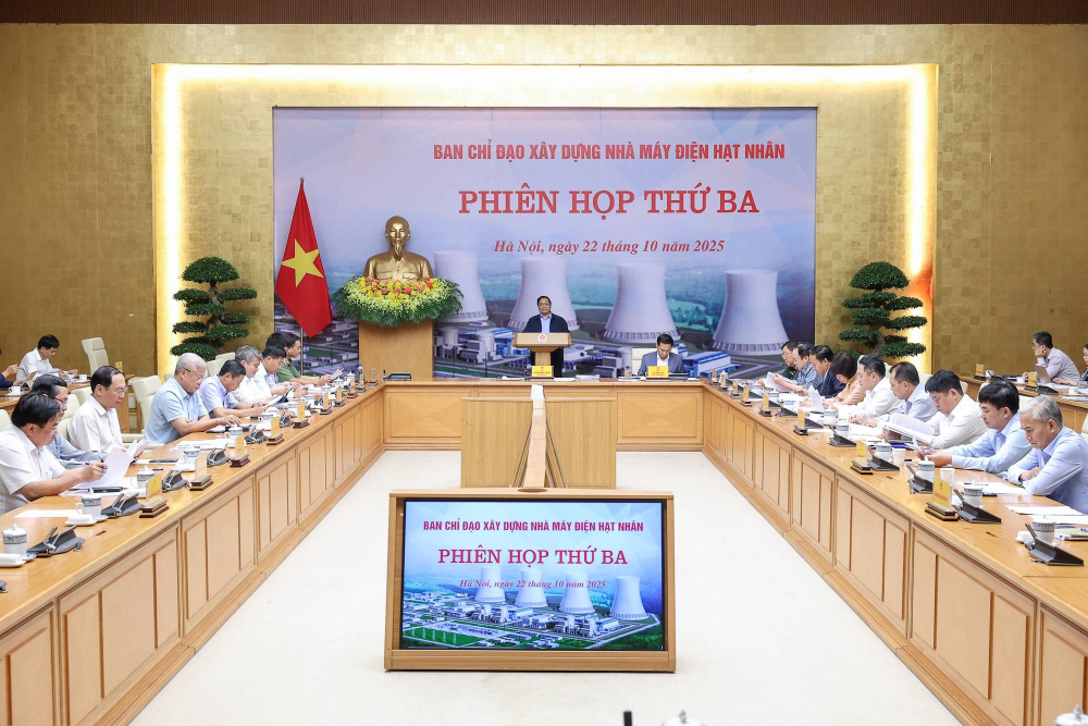Thủ tướng Phạm Minh Chính chủ trì phiên họp thứ ba của Ban Chỉ đạo xây dựng nhà máy điện hạt nhân - Ảnh: VGP