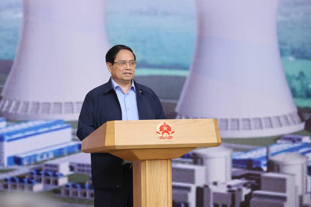 Thủ tướng nhấn mạnh nguồn điện hạt nhân được đánh giá là nguồn điện ổn định, có vai trò quan trọng trong việc đảm bảo an ninh năng lượng và đáp ứng yêu cầu chuyển dịch năng lượng theo hướng sạch, thân thiện với môi trường, phát thải thấp