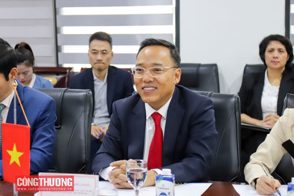Thứ trưởng Nguyễn Hoàng Long