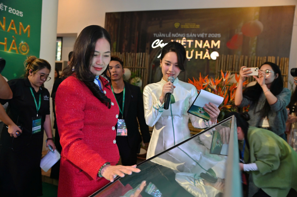 Khai mạc Tuần lễ Nông sản Việt 2025: Chạm Việt Nam - Nhân tự hào