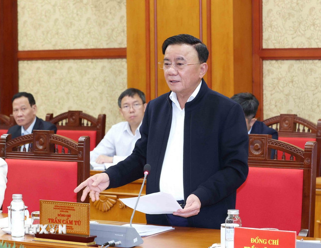 trần cẩm tú