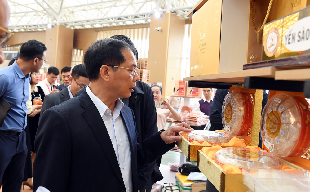 Sẵn sàng cho Lễ khai mạc Hội chợ Mùa Thu 2025