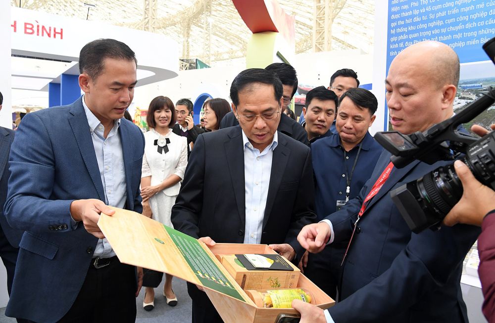 Sẵn sàng cho Lễ khai mạc Hội chợ Mùa Thu 2025