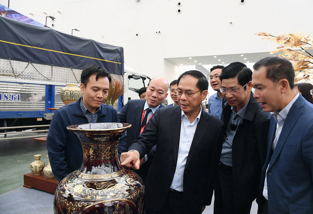 Sẵn sàng cho Lễ khai mạc Hội chợ Mùa Thu 2025