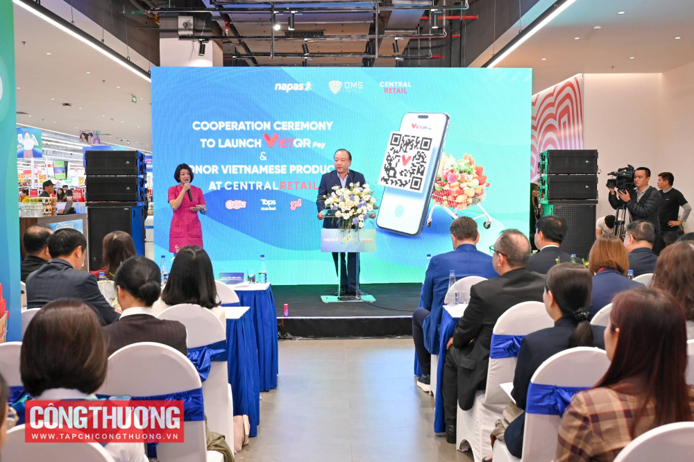 Thúc đẩy thanh toán số, kích cầu tiêu thụ hàng Việt 5 Central Retail Việt Nam và Napas ký kết hợp tác quảng bá hàng Việt