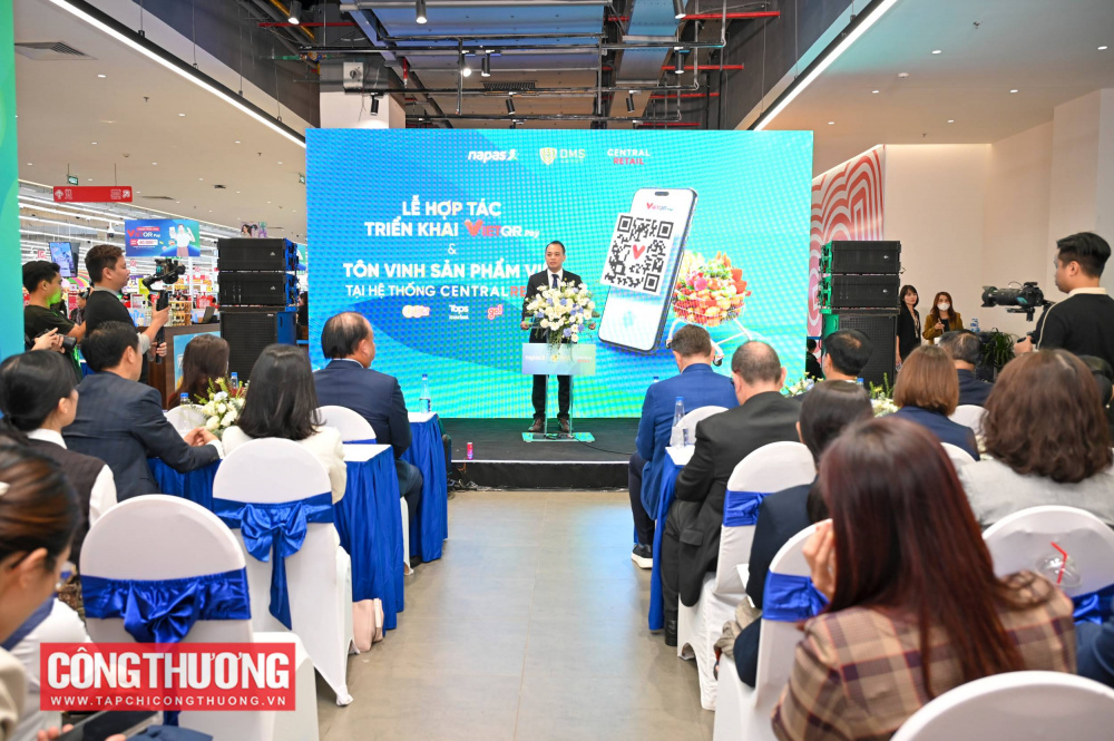 Thúc đẩy thanh toán số, kích cầu tiêu thụ hàng Việt 6 Central Retail Việt Nam và Napas ký kết hợp tác quảng bá hàng Việt