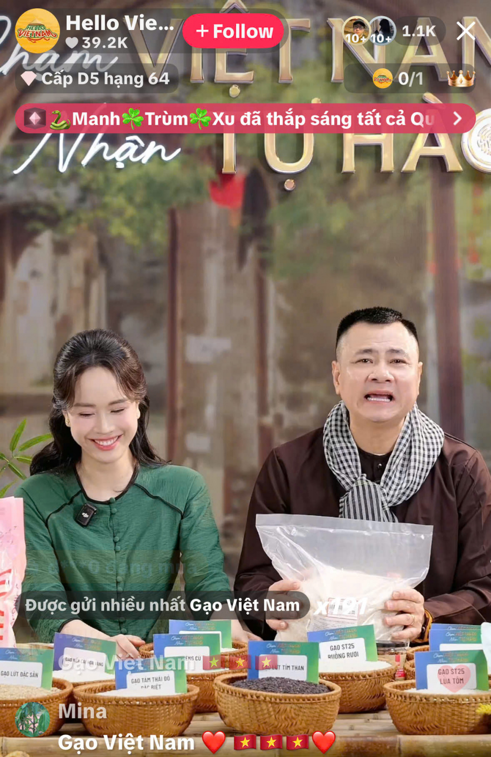 NSND Tự Long và MC Mai Phương tại buổi livestream “chốt đơn gạo ngon nhất thế giới”.