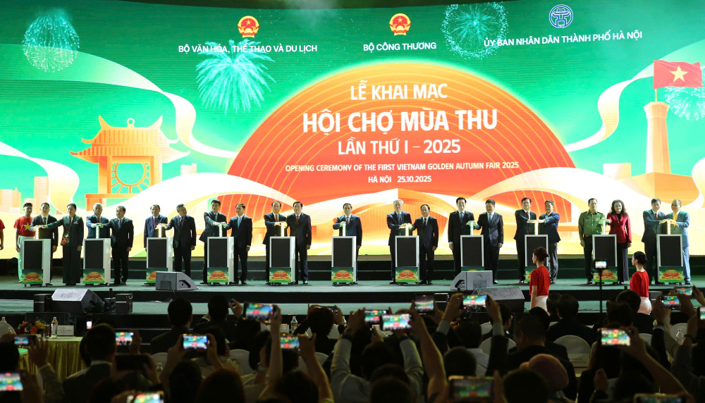 Thủ tướng Phạm Minh Chính dự Lễ khai mạc Hội chợ Mùa Thu lần thứ nhất - năm 2025