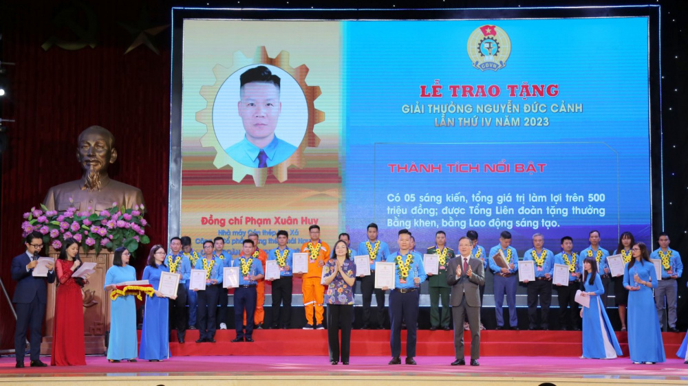 lao động ngành Thép