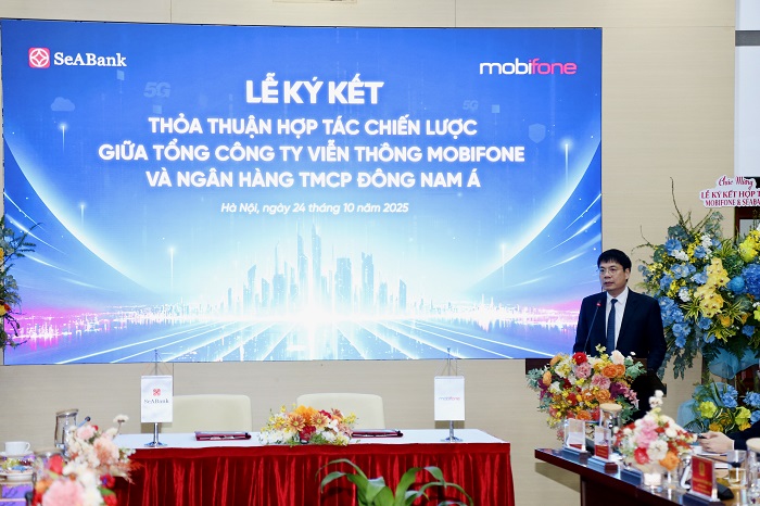 Đại tá Tô Mạnh Cường - Tổng giám đốc Tổng công ty Viễn thông MobiFone phát biểu tại lễ ký kết