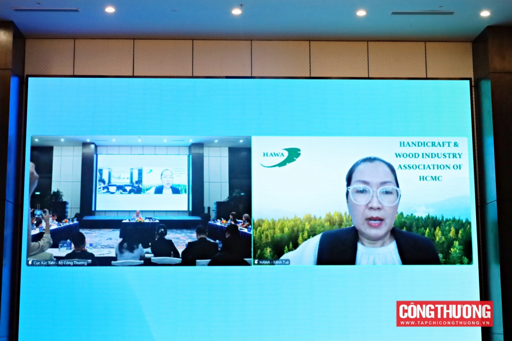 bà Dương Thị Minh Tuệ, Phó Chủ tịch Hội Mỹ nghệ và Chế biến gỗ Thành phố Hồ Chí Minh