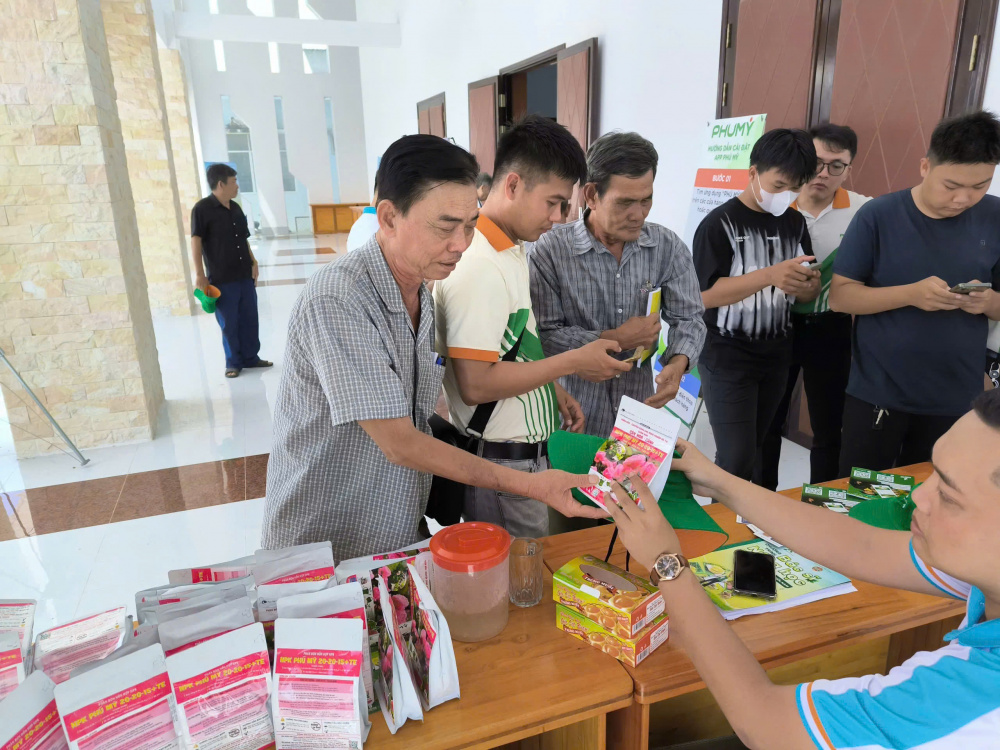 Đạm Phú Mỹ: Đưa “Bác sỹ nông học” về với miền Tây mùa nước nổi