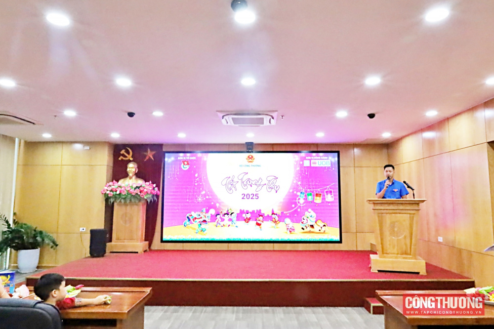 Đoàn Thanh niên Bộ Công Thương mang "Vui Tết Trung thu" đến với thiếu nhi