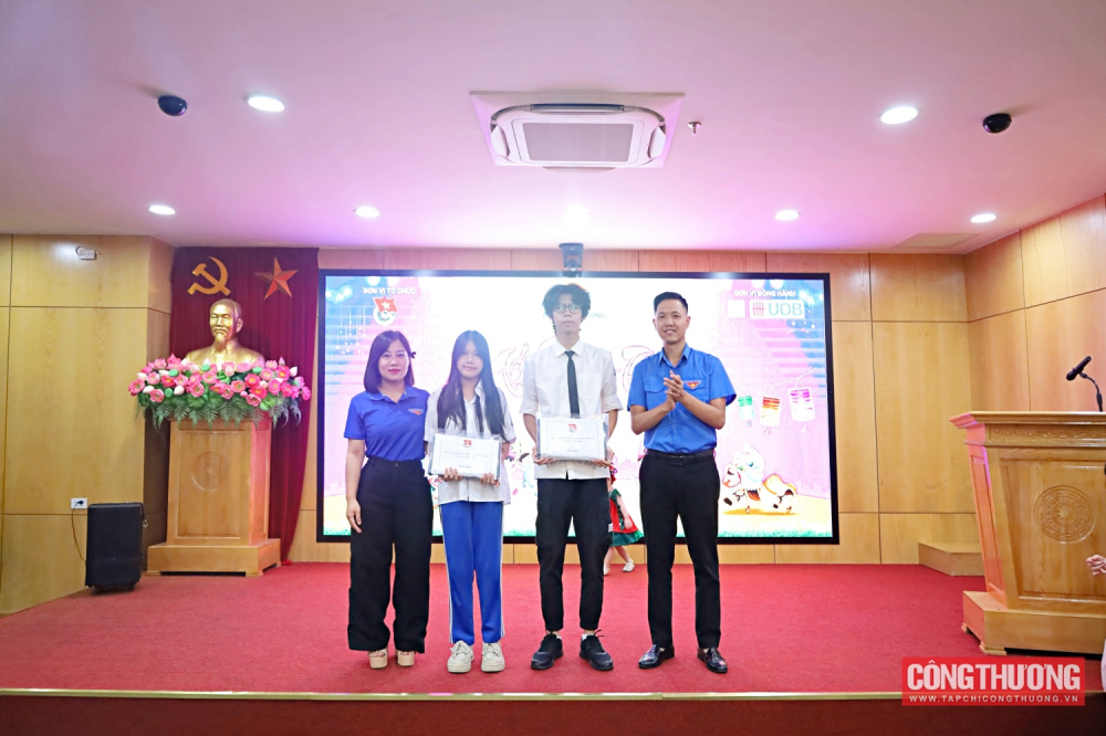 Đoàn Thanh niên Bộ Công Thương mang "Vui Tết Trung thu" đến với thiếu nhi