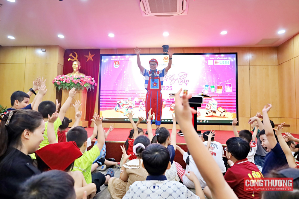 Đoàn Thanh niên Bộ Công Thương mang "Vui Tết Trung thu" đến với thiếu nhi