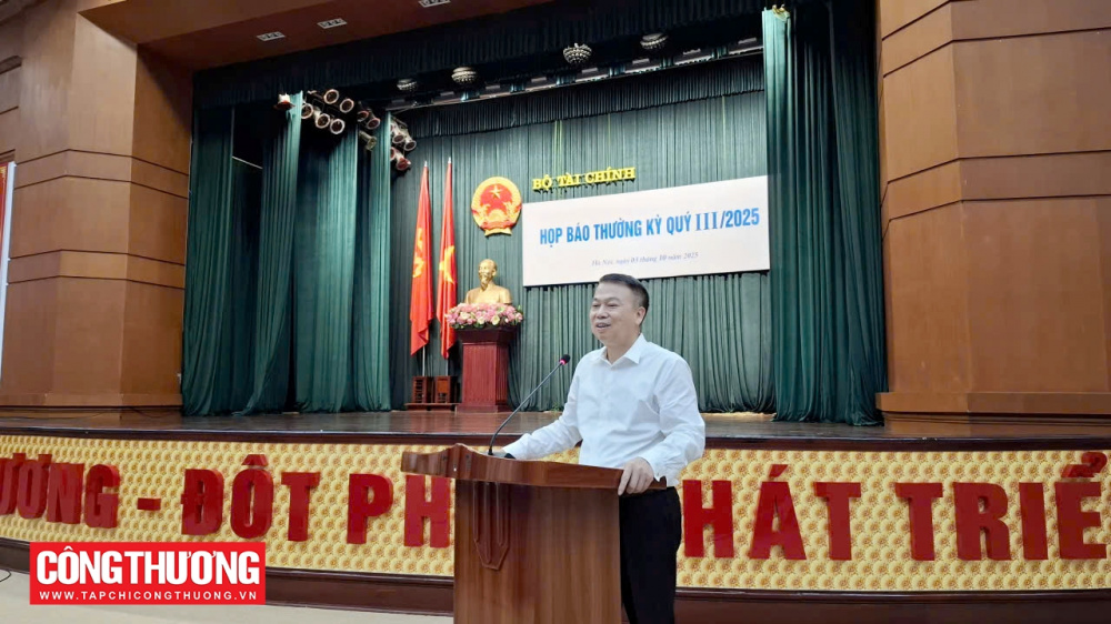 tài chính