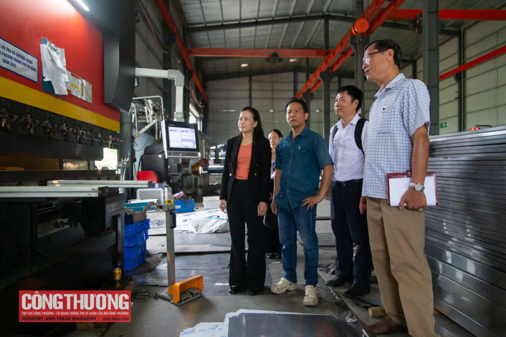 Nghiệm thu, bàn giao máy móc thiết bị tại Công ty Inox Kính Thành
