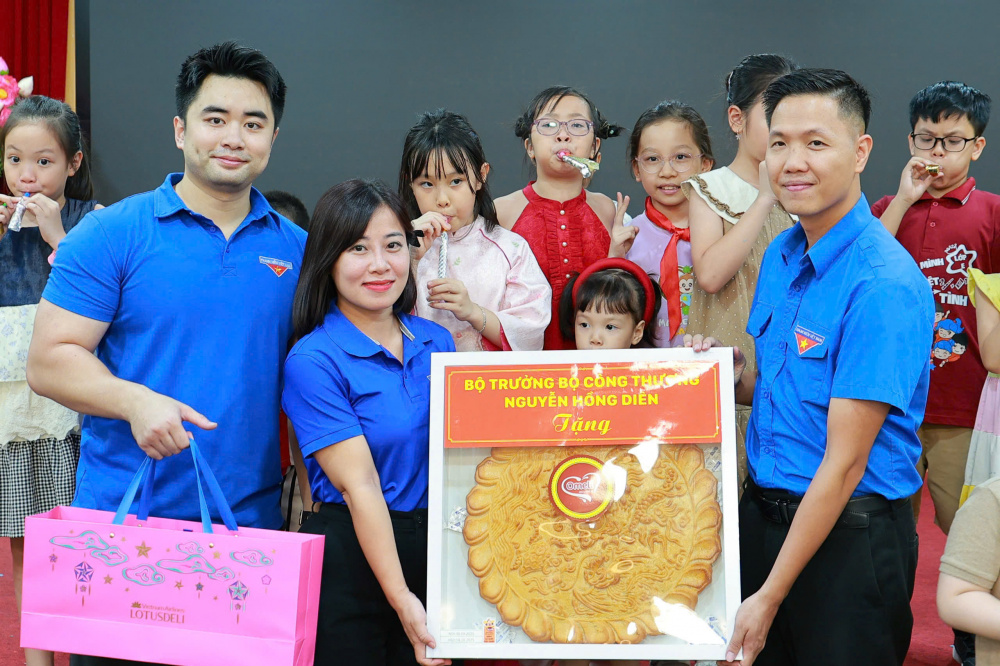 Đoàn Thanh niên Bộ Công Thương mang "Vui Tết Trung thu" đến với thiếu nhi