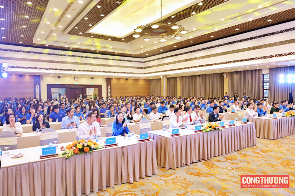 Tuyên dương 95 đảng viên trẻ tiêu biểu học tập và làm theo lời Bác