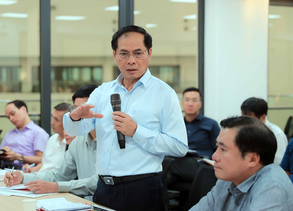 Phó Thủ tướng Bùi Thanh Sơn kiểm tra công tác chuẩn bị tổ chức Hội chợ Mùa thu 2025