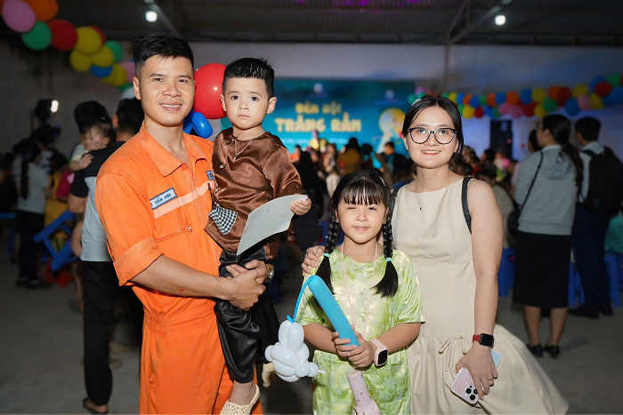 Các thành viên trong gia đình gắn kết hơn mỗi dịp Trung thu