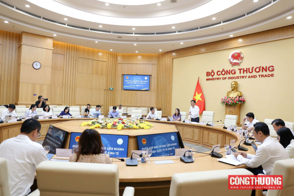 Bộ trưởng Bộ Công Thương Nguyễn Hồng Diên chủ trì phiên họp đầu tiên của Ban Chỉ đạo liên ngành kinh tế