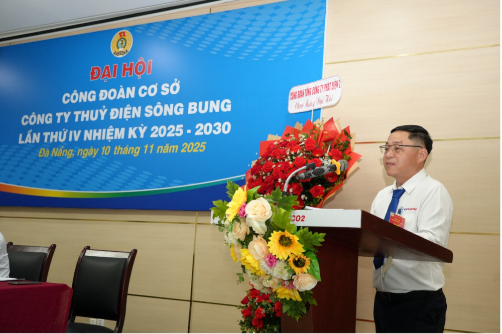 Ông Trần Hữu Truyền – Phó Chủ tịch Công đoàn nhiệm kỳ 2022–2027, thay mặt Ban Chấp hành trình bày Dự thảo Báo cáo tổng kết nhiệm kỳ 2022–2027 và phương hướng, nhiệm vụ Công đoàn Công ty nhiệm kỳ 2025–2030