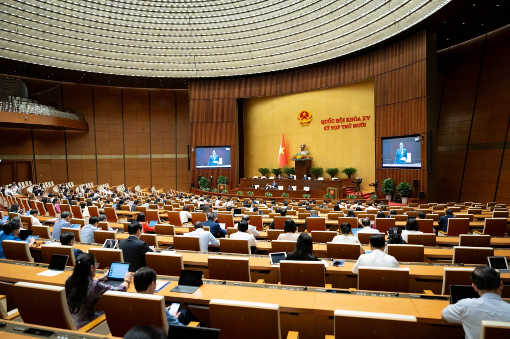 Toàn cảnh Quốc hội thảo luận ở hội trường về dự án Luật Thương mại điện tử