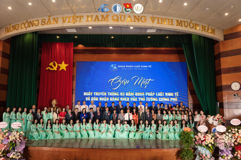 Đại học Luật Hà Nội
