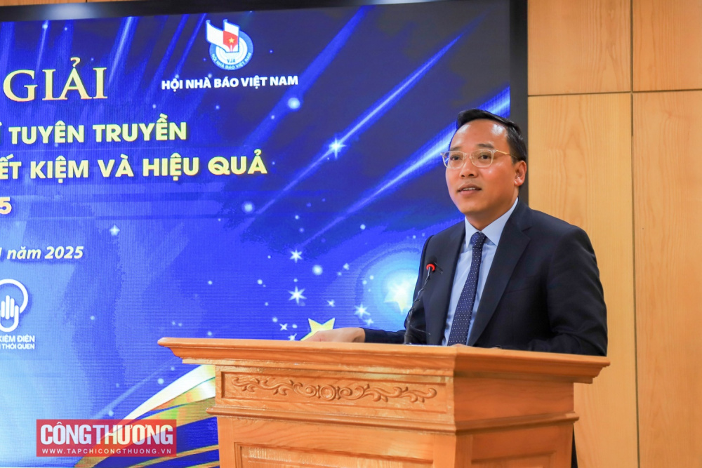 Thứ trưởng Nguyễn Hoàng Long